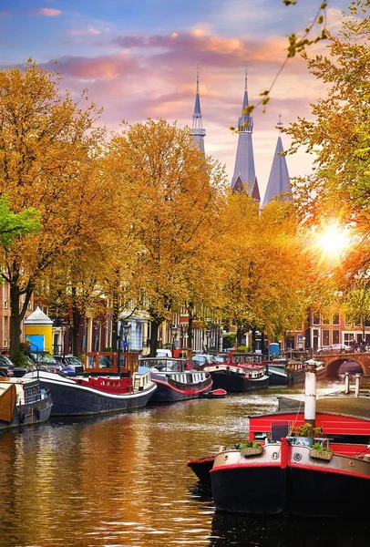 Canal Amsterdam Países Bajos Alberga Río Amstel Hito Viejo Paisaje — Foto de Stock