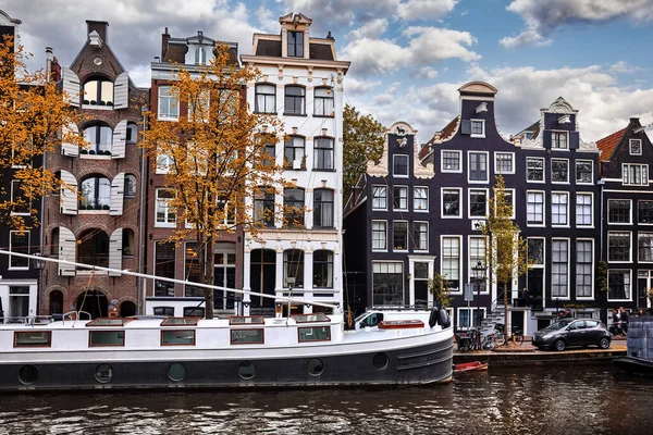 Amesterdão Holanda Países Baixos Houseboat Longo Rua Com Casas Dança — Fotografia de Stock