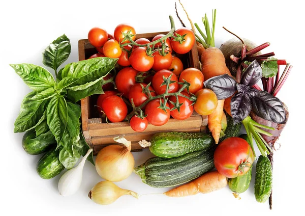 Légumes Frais Dans Panier Isolé Sur Fond Blanc — Photo