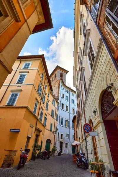 Rome Italië Oude Straat Het Centrum Met Antieke Gebouwen Zelfs — Stockfoto
