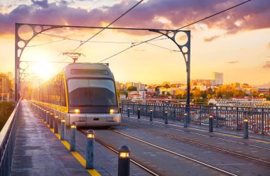 Porto, Portekiz. Akşam güneşi panoramik manzarası