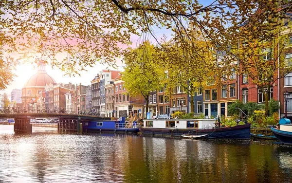 Amesterdão Países Baixos Vista Panorâmica Cidade Holandesa Outono Fam Fotos De Bancos De Imagens