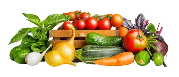新鮮な野菜はバスケットで収穫する ホイに分離された有機食品 ストック画像