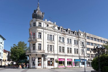 VIDIN, BULGARIA - 23 Mayıs 2021: Bulgaristan 'ın Vidin kentindeki Tipik İnşaat ve Sokak