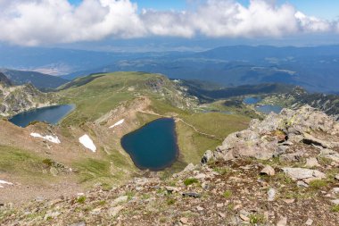 Bulgaristan 'ın Yedi Rila Gölünün etrafındaki Rila Dağı' nın muhteşem manzarası