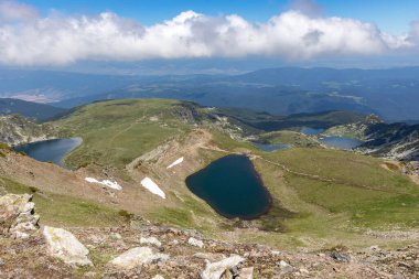 Bulgaristan 'ın Yedi Rila Gölünün etrafındaki Rila Dağı' nın muhteşem manzarası