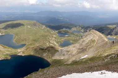 Bulgaristan 'ın Yedi Rila Gölünün etrafındaki Rila Dağı' nın muhteşem manzarası