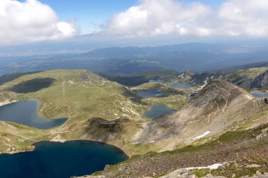 Bulgaristan 'ın Yedi Rila Gölünün etrafındaki Rila Dağı' nın muhteşem manzarası