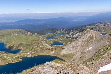 Bulgaristan 'ın Yedi Rila Gölünün etrafındaki Rila Dağı' nın muhteşem manzarası