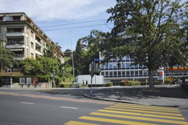 LAUSANNE, SWitzERLAND - 18 Haziran 2023: Tipik Lozan şehri, Vaud Kantonu, İsviçre