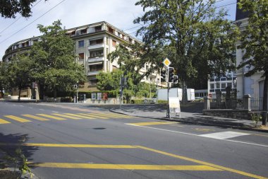 LAUSANNE, SWitzERLAND - 18 Haziran 2023: Tipik Lozan şehri, Vaud Kantonu, İsviçre