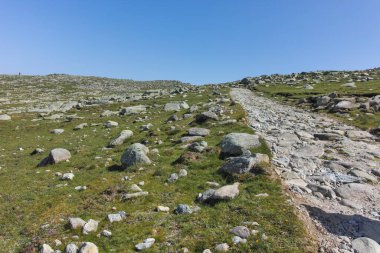 Bulgaristan 'ın Kalin zirvesi yakınlarındaki Rila Dağı' nın İnanılmaz Yaz Manzarası