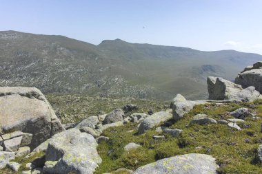 Bulgaristan 'ın Kalin zirvesi yakınlarındaki Rila Dağı' nın İnanılmaz Yaz Manzarası
