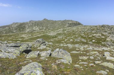 Bulgaristan 'ın Kalin zirvesi yakınlarındaki Rila Dağı' nın İnanılmaz Yaz Manzarası