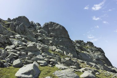 Bulgaristan 'ın Kalin zirvesi yakınlarındaki Rila Dağı' nın İnanılmaz Yaz Manzarası