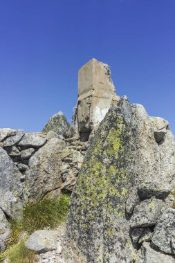 Bulgaristan 'ın Kalin zirvesi yakınlarındaki Rila Dağı' nın İnanılmaz Yaz Manzarası