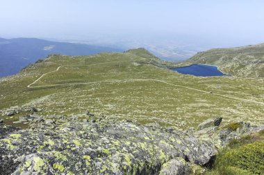 Bulgaristan 'ın Kalin zirvesi yakınlarındaki Rila Dağı' nın İnanılmaz Yaz Manzarası