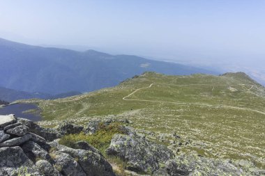 Bulgaristan 'ın Kalin zirvesi yakınlarındaki Rila Dağı' nın İnanılmaz Yaz Manzarası