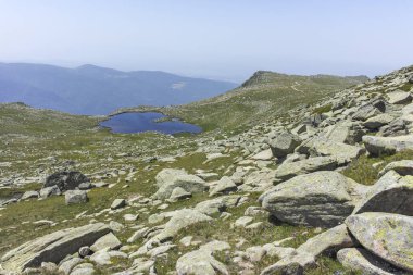 Bulgaristan 'ın Kalin zirvesi yakınlarındaki Rila Dağı' nın İnanılmaz Yaz Manzarası