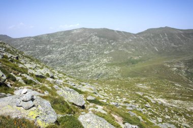 Bulgaristan 'ın Kalin zirvesi yakınlarındaki Rila Dağı' nın İnanılmaz Yaz Manzarası