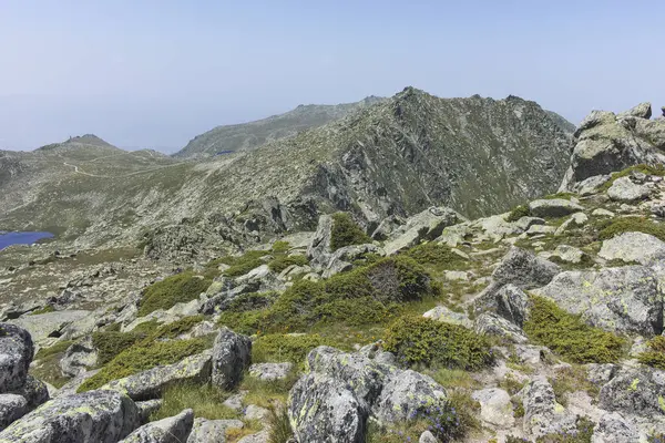 Bulgaristan 'ın Kalin zirvesi yakınlarındaki Rila Dağı' nın İnanılmaz Yaz Manzarası