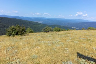 Rudina Dağı, Pernik Bölgesi, Bulgaristan 'ın İnanılmaz Yaz Manzarası