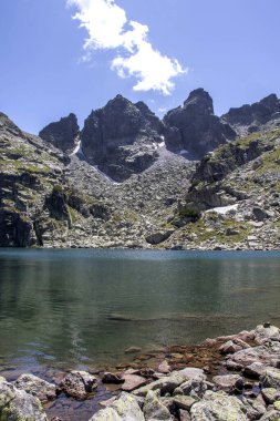 Rila Dağı inanılmaz manzara yakın korkunç göl, Bulgaristan