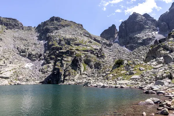 Rila Dağı inanılmaz manzara yakın korkunç göl, Bulgaristan