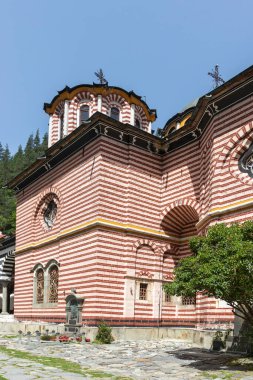 RILA MONASTERY, BULGARIA - 24 Haziran 2021: Rila (Rila Manastırı), Kyustendil Bölgesi, Bulgaristan 'daki Saint Ivan (John) Manastırı' nın iç manzarası