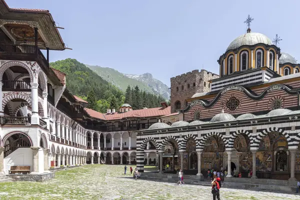 RILA MONASTERY, BULGARIA - 24 Haziran 2021: Rila (Rila Manastırı), Kyustendil Bölgesi, Bulgaristan 'daki Saint Ivan (John) Manastırı' nın iç manzarası