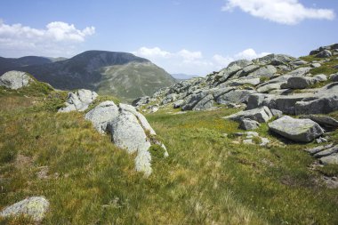 Bulgaristan 'ın Kalin zirvesi yakınlarındaki Rila Dağı' nın İnanılmaz Yaz Manzarası