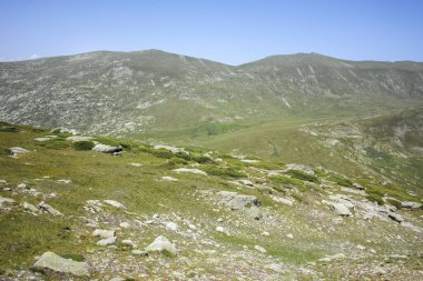 Bulgaristan 'ın Kalin zirvesi yakınlarındaki Rila Dağı' nın İnanılmaz Yaz Manzarası