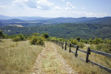 Rudina Dağı, Pernik Bölgesi, Bulgaristan 'ın İnanılmaz Yaz Manzarası