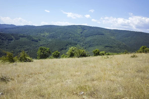 Rudina Dağı, Pernik Bölgesi, Bulgaristan 'ın İnanılmaz Yaz Manzarası