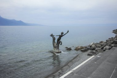 VEVEY, SWitzERLAND - 19 Haziran 2023 Vevey kasabasından Cenevre Gölü, Vaud Kantonu, İsviçre