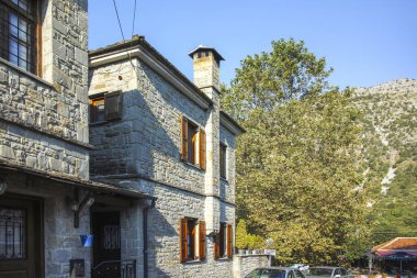 TSEPELOVO, EPIRUS, GREECE - 27 AĞUSTOS 2023: Tsepelovo Köyü Panoraması, Epirus, Yunanistan