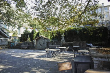 TSEPELOVO, EPIRUS, GREECE - 27 AĞUSTOS 2023: Tsepelovo Köyü Panoraması, Epirus, Yunanistan