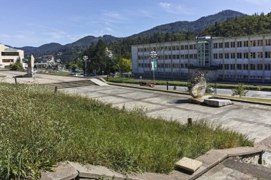 SMOLYAN, BULGARIA - 14 Ağustos 2018: Bulgaristan 'ın Smolyan kentinin yaz manzarası