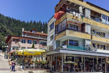 SMOLYAN, BULGARIA - 14 Ağustos 2018: Bulgaristan 'ın Smolyan kentinin yaz manzarası