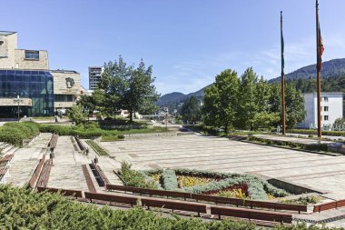 SMOLYAN, BULGARIA - 14 Ağustos 2018: Bulgaristan 'ın Smolyan kentinin yaz manzarası