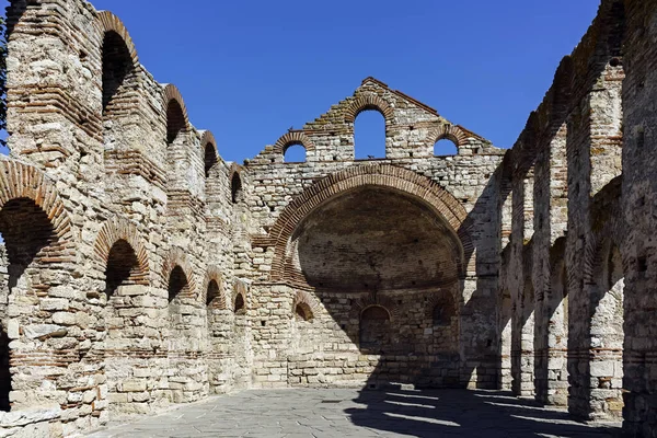 NESSEBAR, BULGARIA - 12 Ağustos 2018: Bulgaristan 'ın Burgaz Bölgesi' nin eski Nessebar kasabası