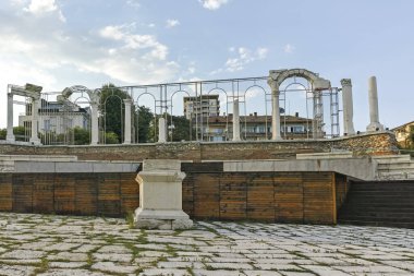 STARA ZAGORA, BULGARIA - 5 Ağustos 2018: Bulgaristan 'ın Stara Zagora kentinin merkezi Panorama