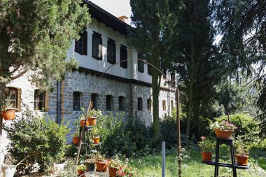 Bulgaristan 'ın Saint Nicholas, Stara Zagora bölgesindeki Ortaçağ Maglizh Manastırı Panoraması