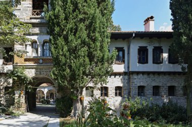 Bulgaristan 'ın Saint Nicholas, Stara Zagora bölgesindeki Ortaçağ Maglizh Manastırı Panoraması
