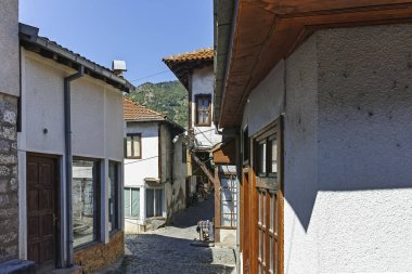 KRATOVO, MACEDONIA - 21 Temmuz 2018: Kuzey Makedonya 'nın Kratovo kentinin merkezi Panorama