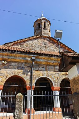 KRATOVO, MACEDONIA - 21 Temmuz 2018: Kuzey Makedonya 'nın Kratovo kentinin merkezi Panorama
