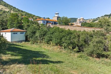 KRATOVO, MACEDONIA - 21 Temmuz 2018: Kuzey Makedonya 'nın Kratovo kentinin merkezi Panorama