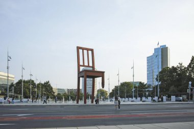 GENEVA, SWitzERLAND - 17 Haziran 2023: İsviçre 'nin Cenevre kentinin şaşırtıcı Sunset Manzarası