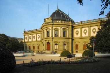 GENEVA, SWitzERLAND - 17 Haziran 2023: İsviçre 'nin Cenevre kentinin şaşırtıcı Sunset Manzarası