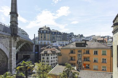 LAUSANNE, SWitzERLAND - 18 Haziran 2023: Tipik Lozan şehri, Vaud Kantonu, İsviçre